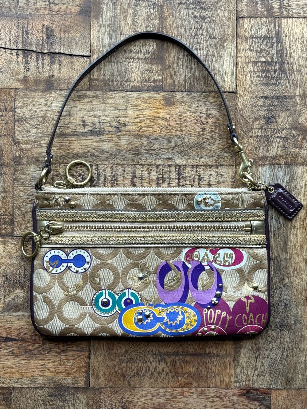 💜✨COACH Poppy Appliqué Zip convertible Wristlet Mini Bag